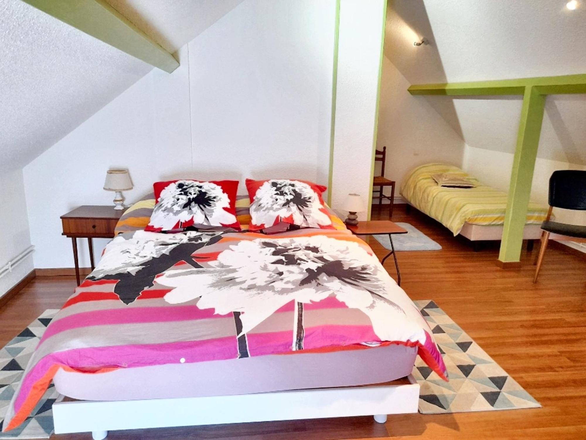 Maison d'une chambre avec piscine partagee terrasse et wifi a Saint Victor Extérieur photo